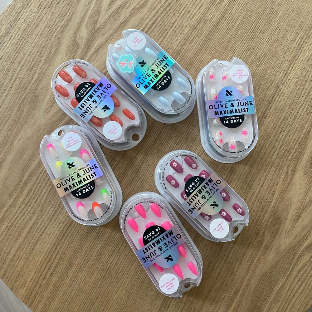 Olive & June Maximalist Press-On Nail Set